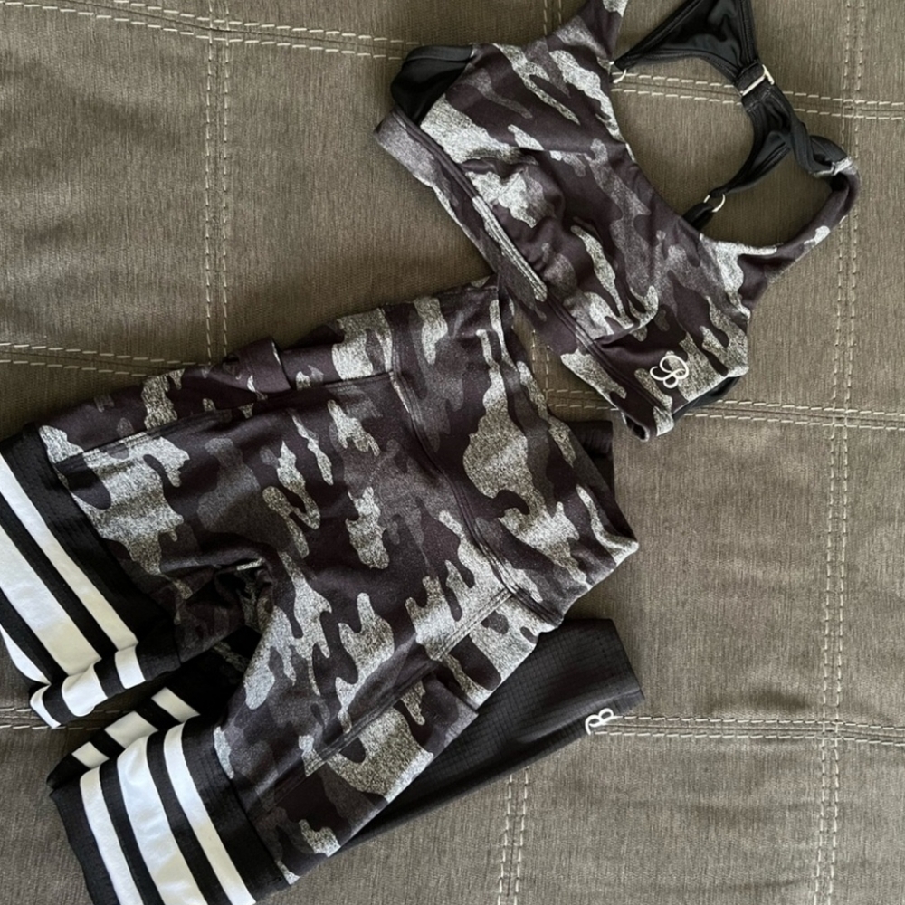 Bombshell sport set